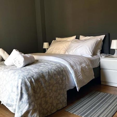 Minimal Apartment Next To The Center Atene Esterno foto