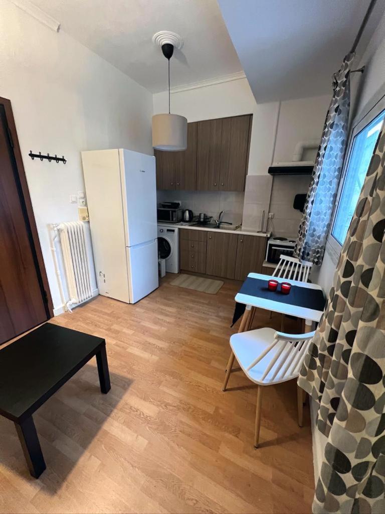 Minimal Apartment Next To The Center Atene Esterno foto